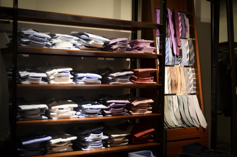 vente-GRASSE-min_shirts_exhibition_shop_shopping_shelf_buy_business_clothing-940715